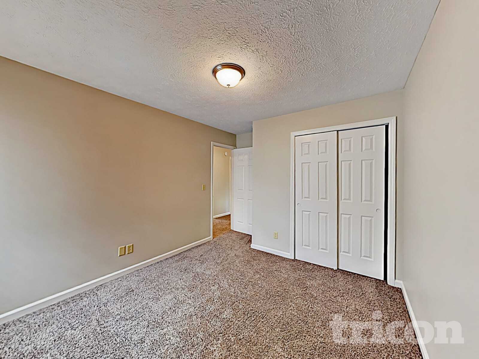 Building Photo - 8420 Country Club Blvd