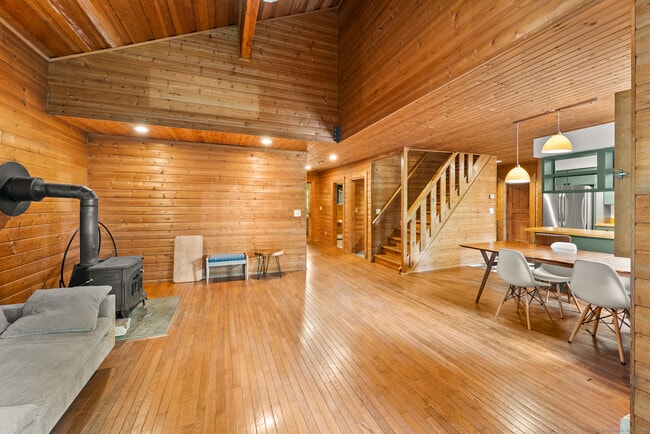 Building Photo - 281 Nettleton Hollow Rd