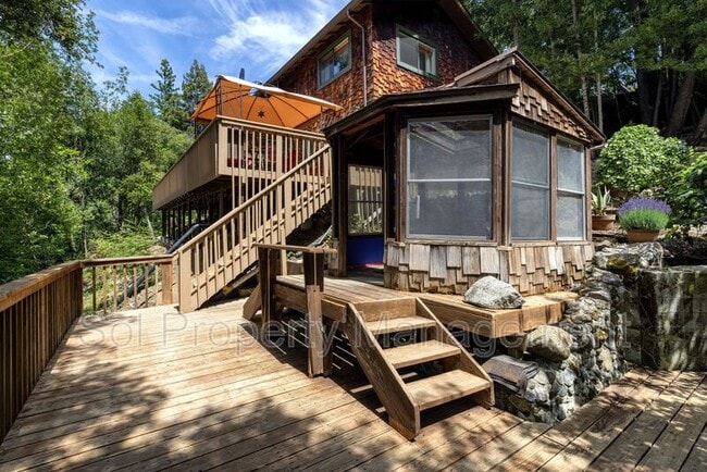 Building Photo - 646 Blue Ridge Dr