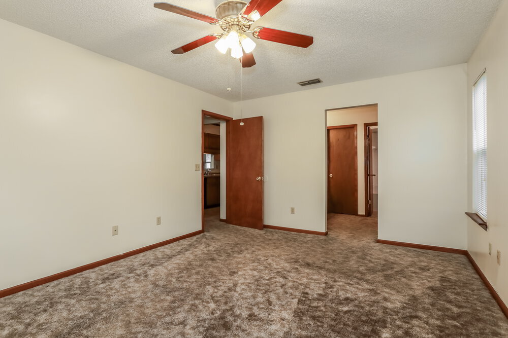 Building Photo - 2115 Center Way