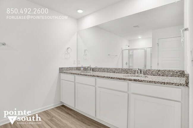 Building Photo - 32062 Lyon Rd