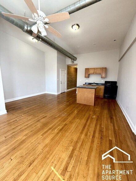 Building Photo - 6911 S Paxton Ave