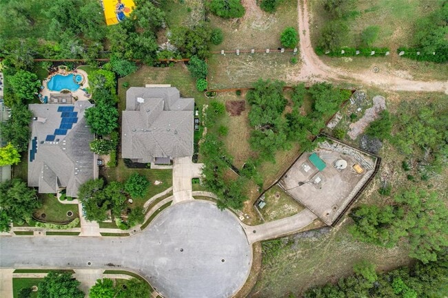 Building Photo - 223 Lake Como Dr
