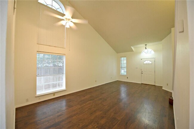 Building Photo - 1002 Dover Pass