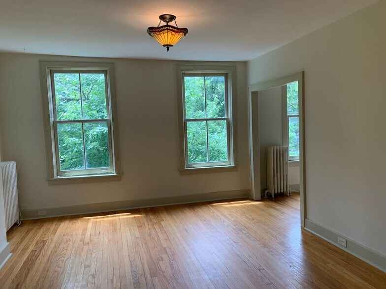 Building Photo - 253 Park Ave