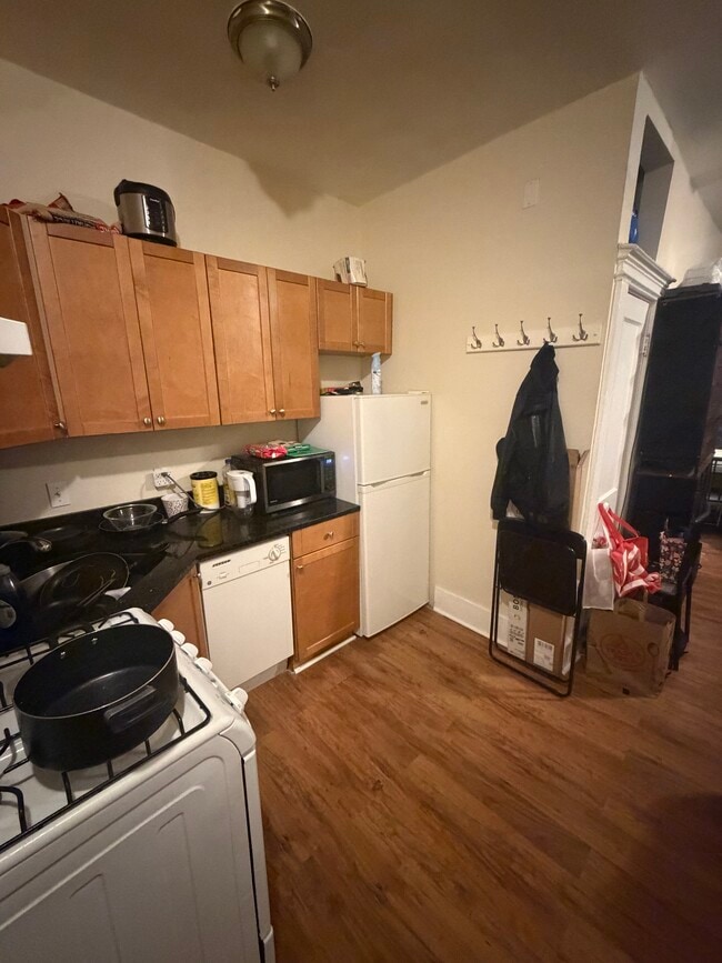 Building Photo - 38 Hemenway St