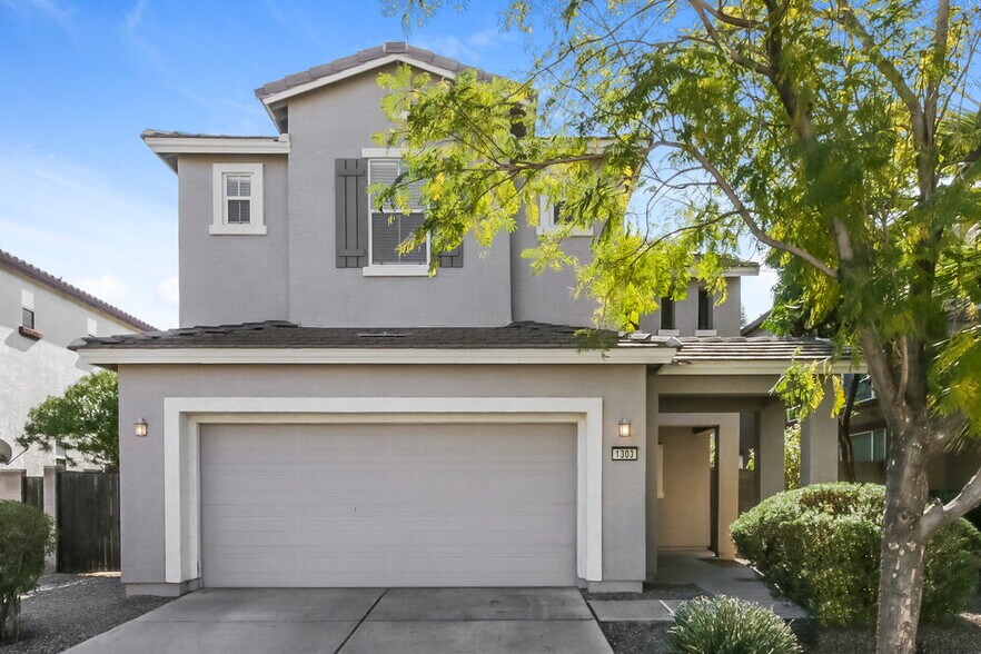 Primary Photo - 1303 E Julian Dr