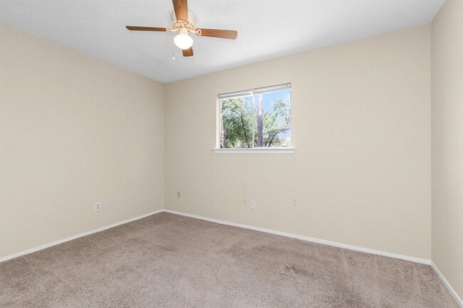 Building Photo - 24026 Spring Briar Ln