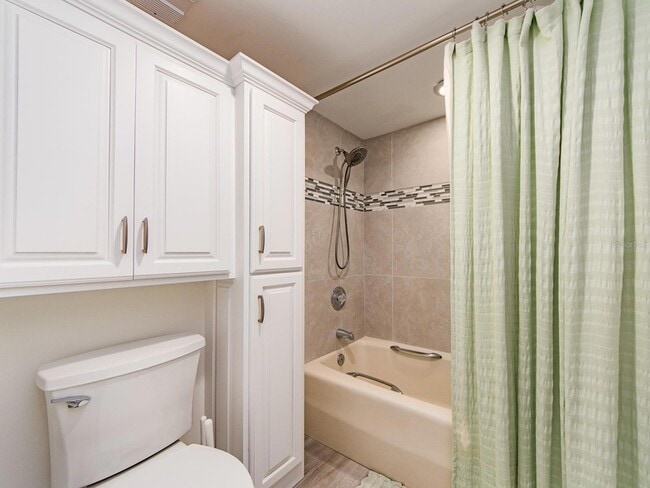 Building Photo - 240 Sand Key Estates Dr