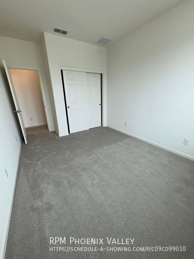 Building Photo - 383 N 157th Ln