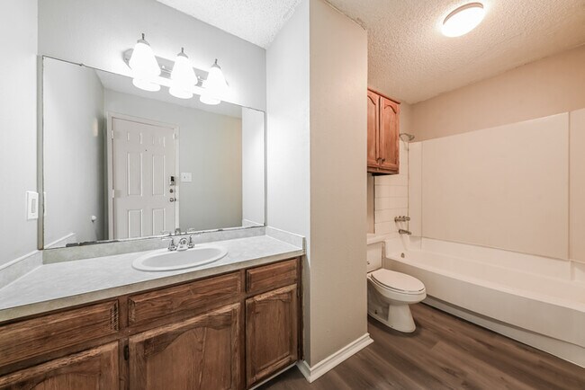 Building Photo - Spacious Duncanville 3-Bedroom Home