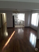 Building Photo - 335 N Mariposa Ave