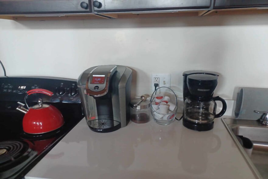 Building Photo - 227 Iron St