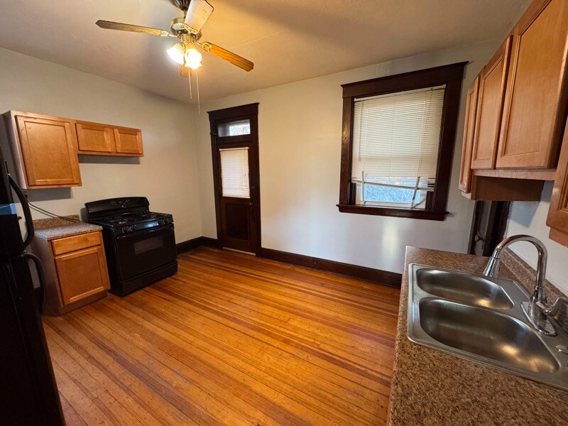 Building Photo - 2565 Orland Ave