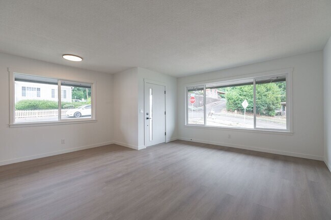 Building Photo - Crowne Pointe Apartment Homes