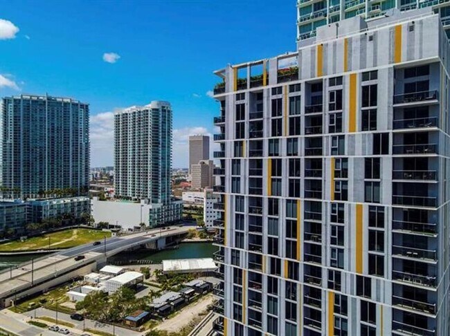 Building Photo - 31 SE 6th St