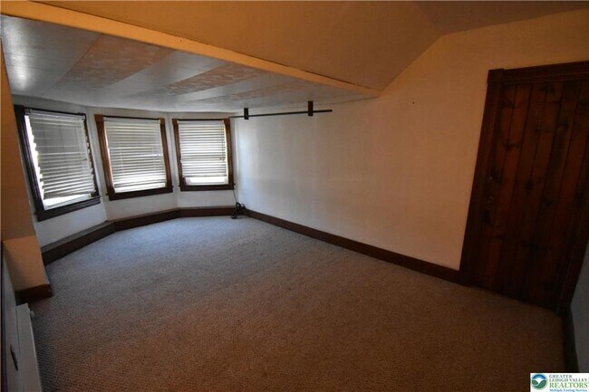 Building Photo - 204 N 9th St