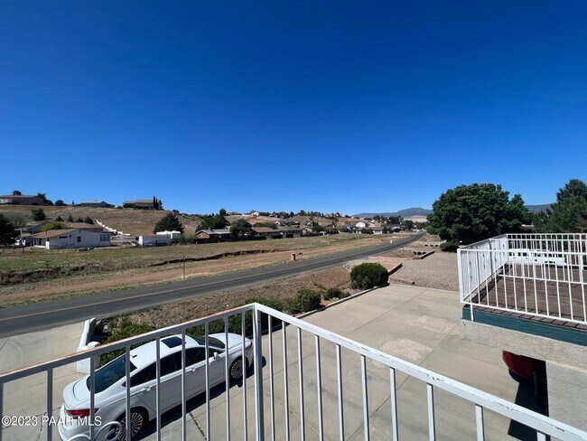 Building Photo - 9615 E Lakeshore Dr