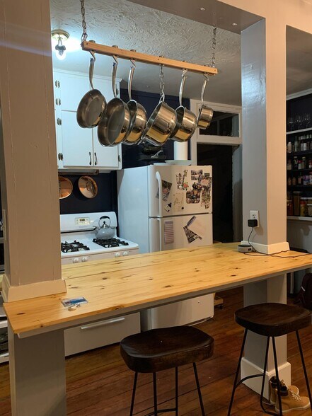 Kitchen - 605 E Main St