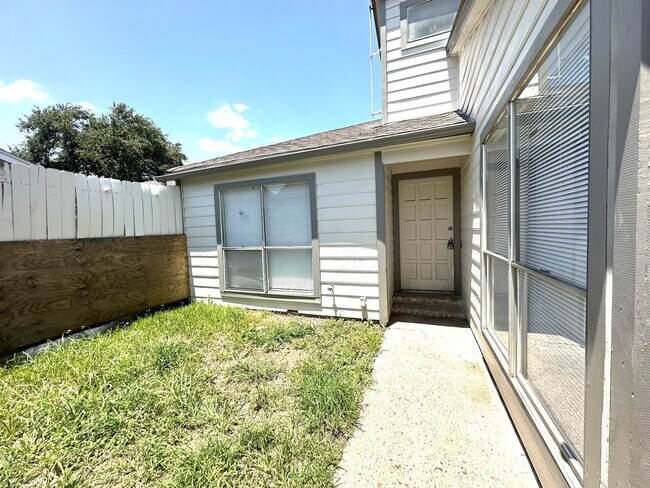 Building Photo - 4234 Willow Beach Dr