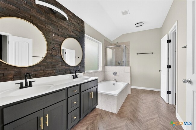 Building Photo - 102 W Libra Dr