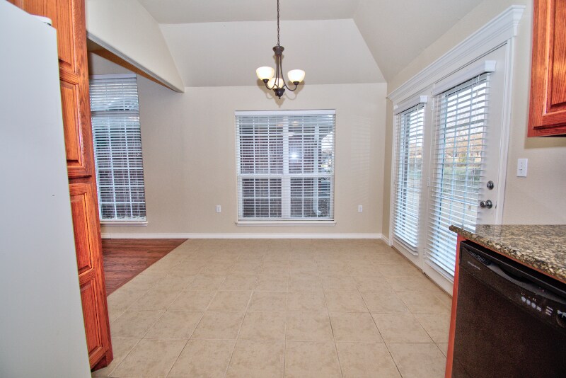 Building Photo - 1212 Jeannie Ln