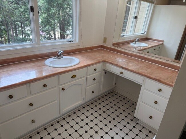 Building Photo - Charming 3-Bedroom Home in the Heart of Twain Harte