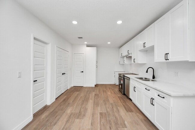 Building Photo - 2812 Truxillo St