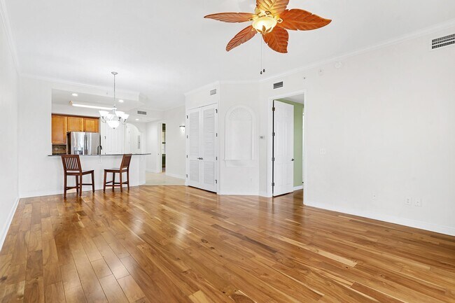 Building Photo - 160 Pantano Cay Blvd