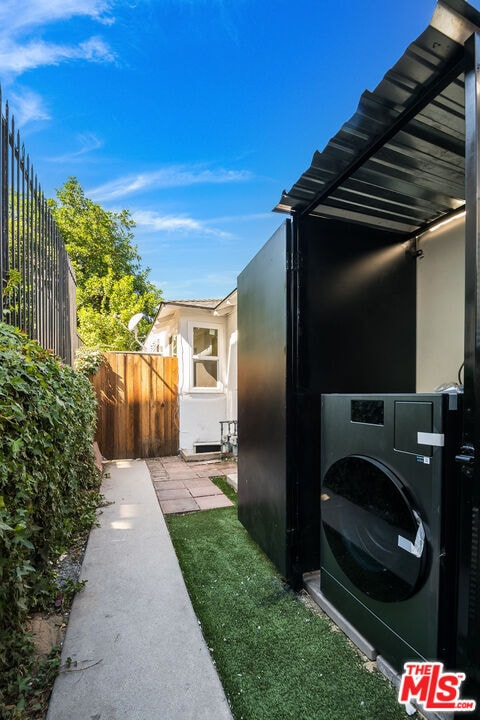 Building Photo - 4524 Laurel Canyon Blvd