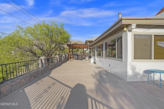 Building Photo - 851 Dulce Tierra Dr