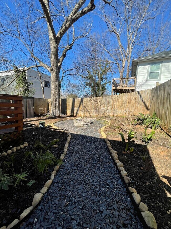 Building Photo - 301 Fletcher St SW