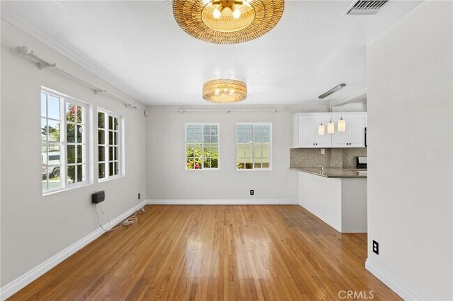 Building Photo - 1205 Manzanita Ln