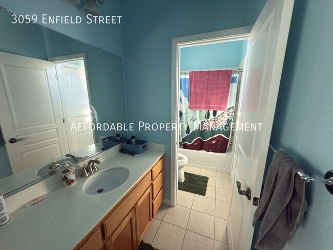 Building Photo - 3059 Enfield St