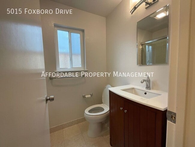 Building Photo - 5015 Foxboro Dr