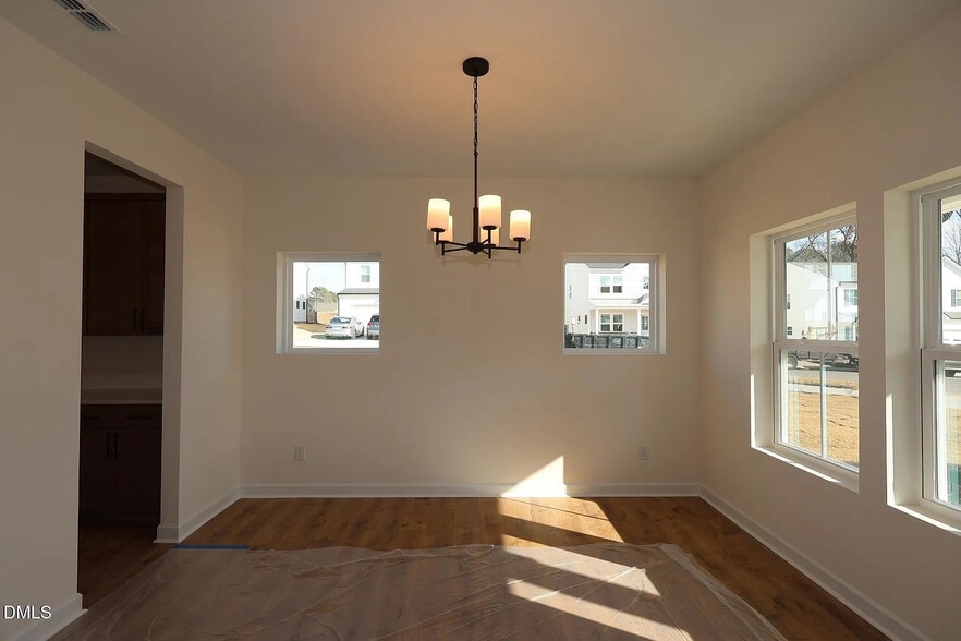 Building Photo - Room in House on Dimaggio Dr