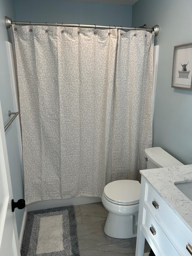 Building Photo - 9 Angle St