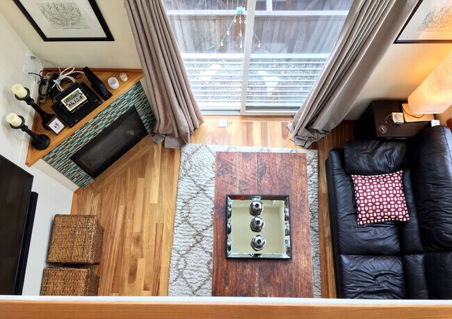 Building Photo - Three-Level Loft-Style 2BR | 3BA with Priv...