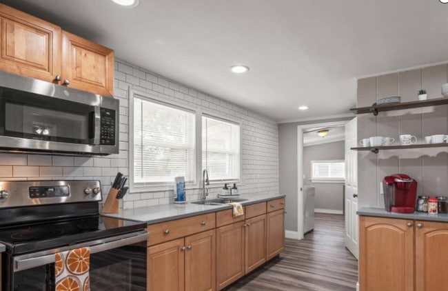 Building Photo - 1909 E Wilder Ave