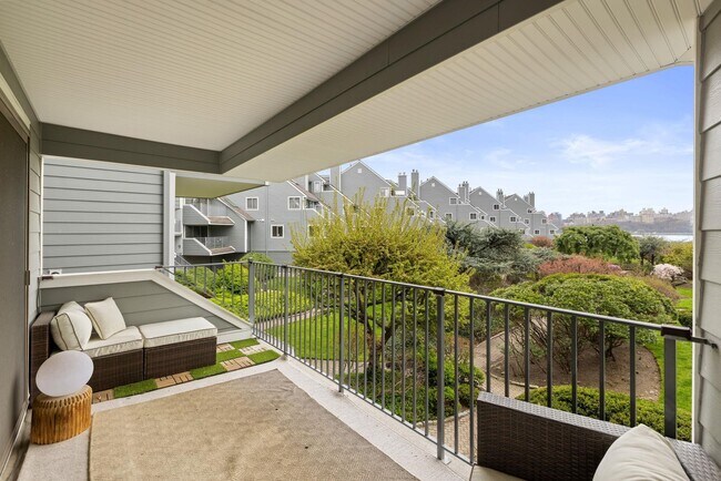 Building Photo - 11A Riverview Cir