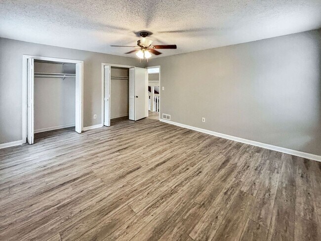 Building Photo - Beautiful 4 BR 3.5 BA Home in Marietta!