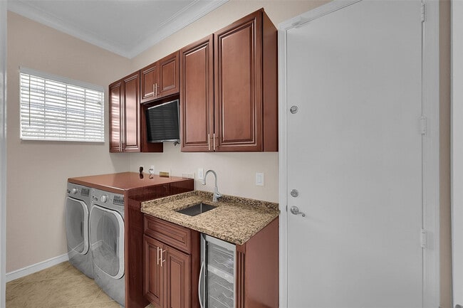 Building Photo - 3521 Boynton Beach Blvd