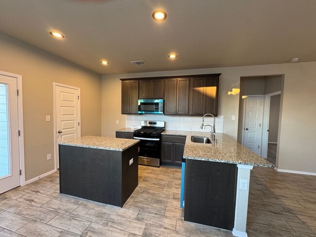 Building Photo - Bright & Spacious 3 Bedroom Home with Garage in Kyle