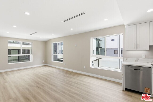 Building Photo - 225 N Burlington Ave