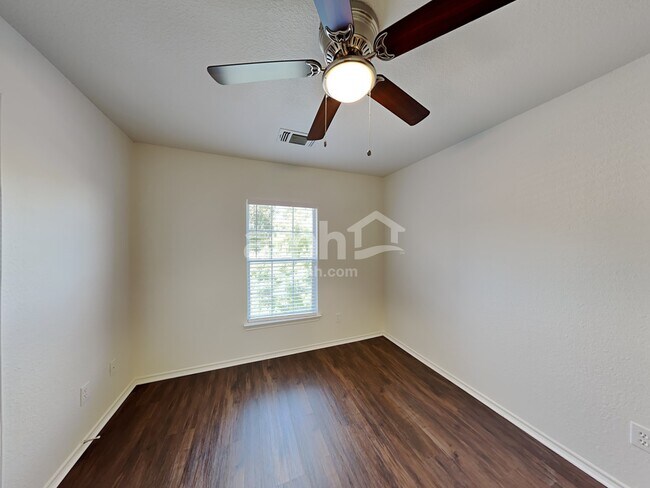 Building Photo - 318 Roswell Cyn