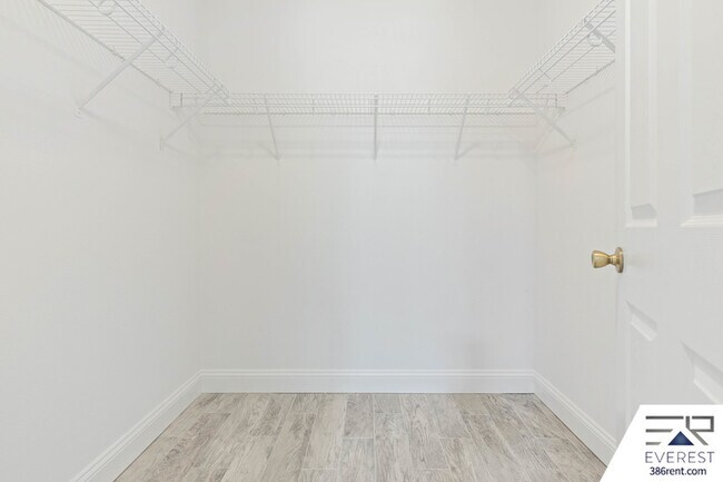 Building Photo - 96 Whispering Pine Dr