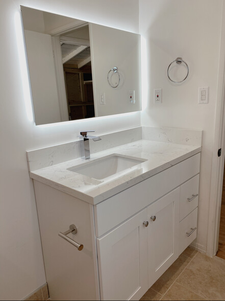 LED Mirror and counter space! - 1154 Cypress Ave