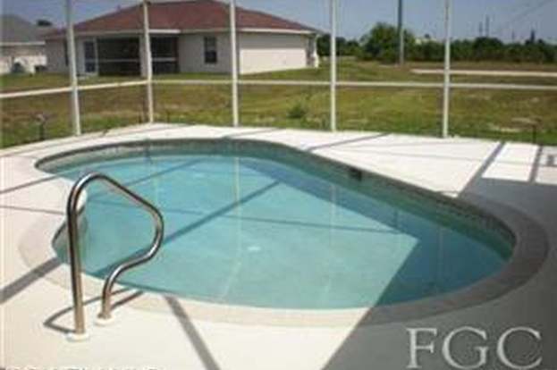 Building Photo - 703 NE 23rd Terrace