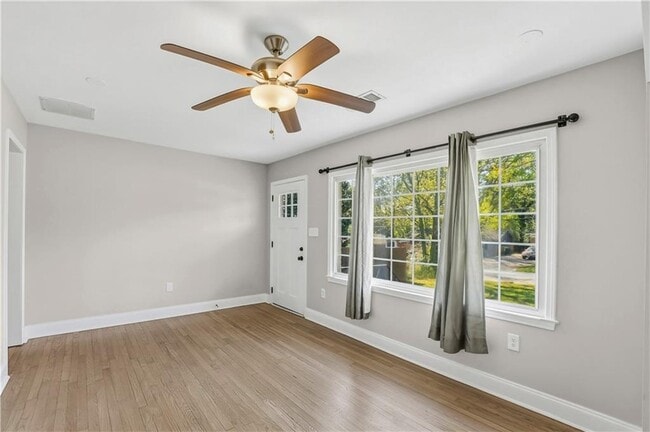 Building Photo - 2866 Belvedere Ln