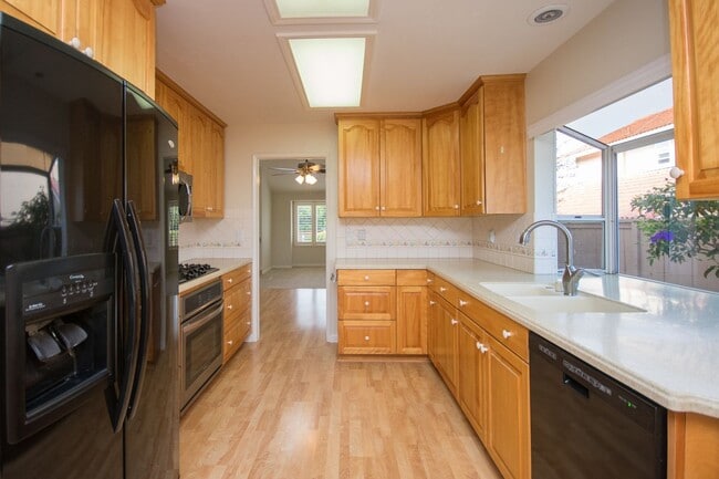 Building Photo - Lovely 3+BR Single-Story Carlsbad Home With AC & Skylights!!
